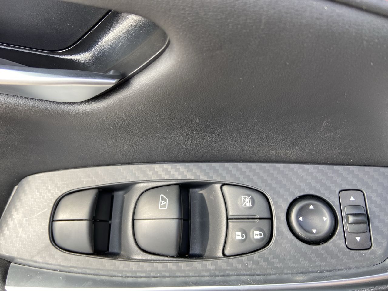 2025 Nissan Sentra SR - Photo 13