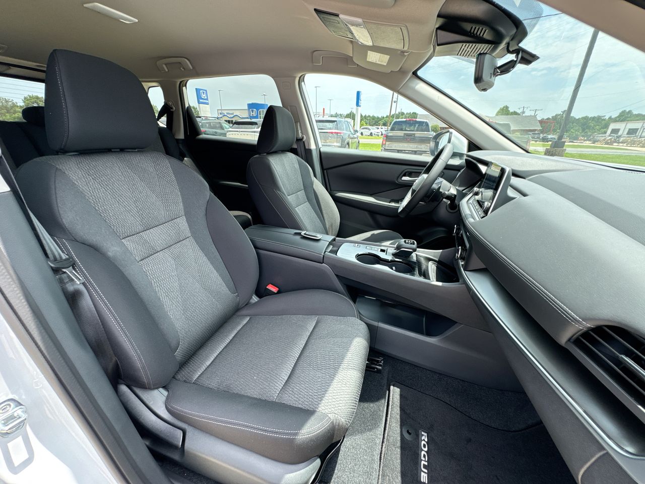 2026 Nissan Rogue SV - Photo 24