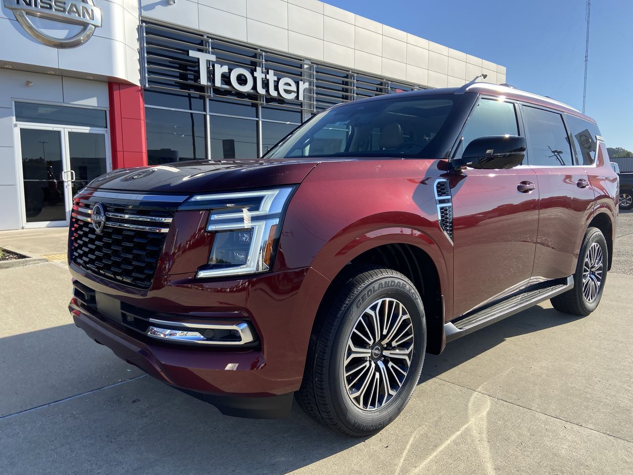 2026 Nissan Armada Platinum's photo