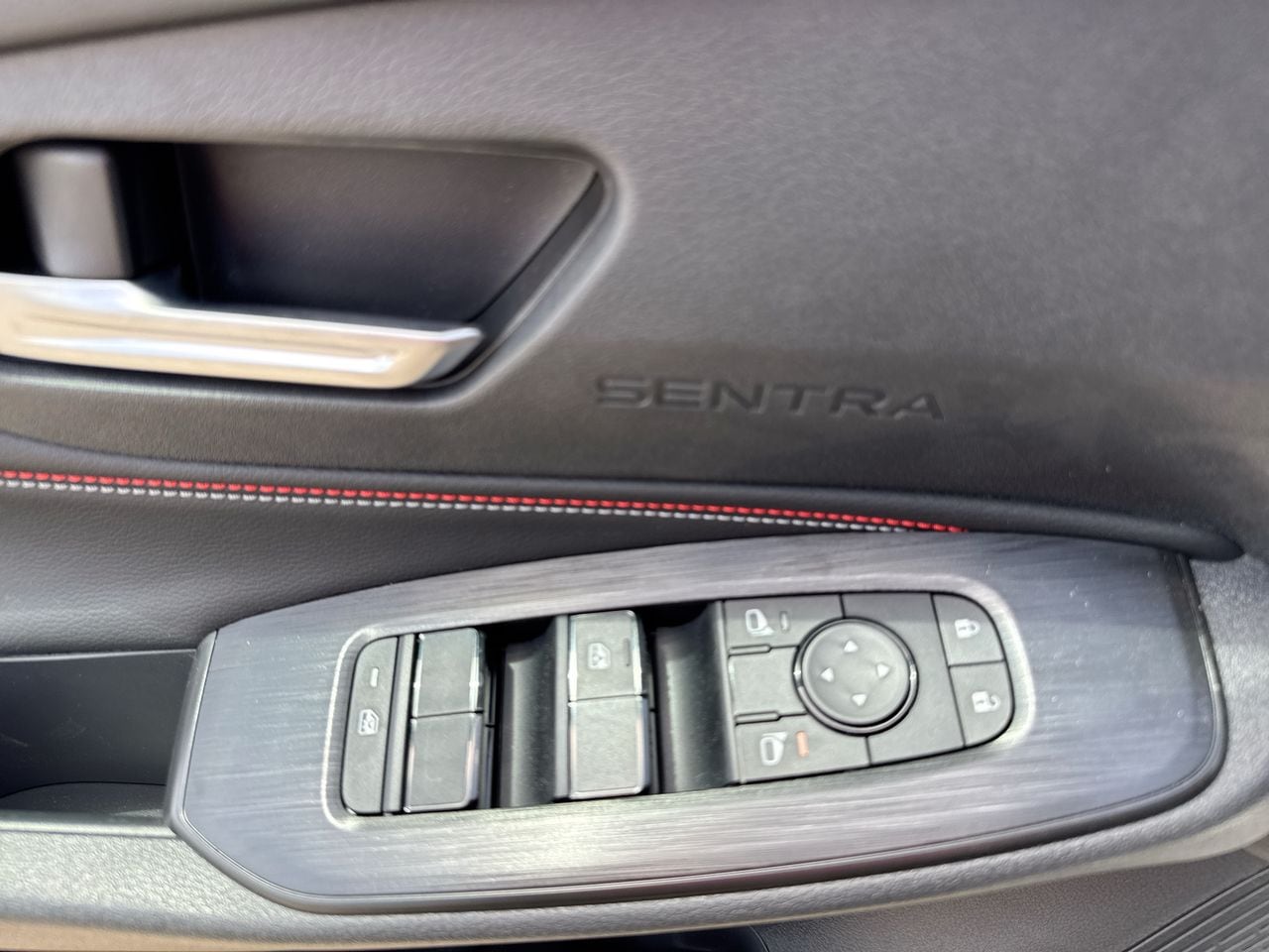 2026 Nissan Sentra SR - Photo 13