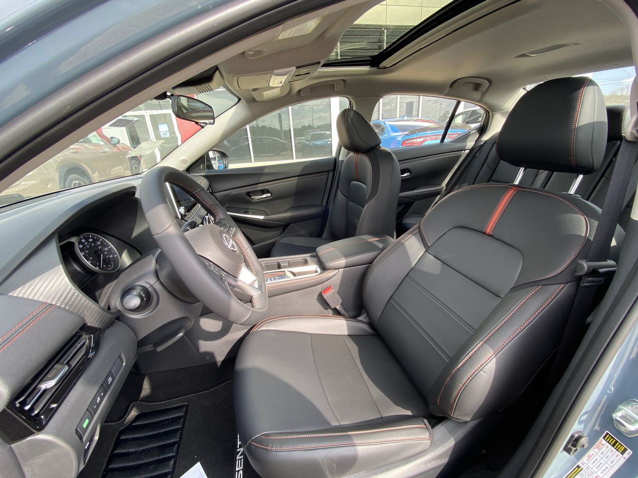 2025 Nissan Sentra SR - Photo 11