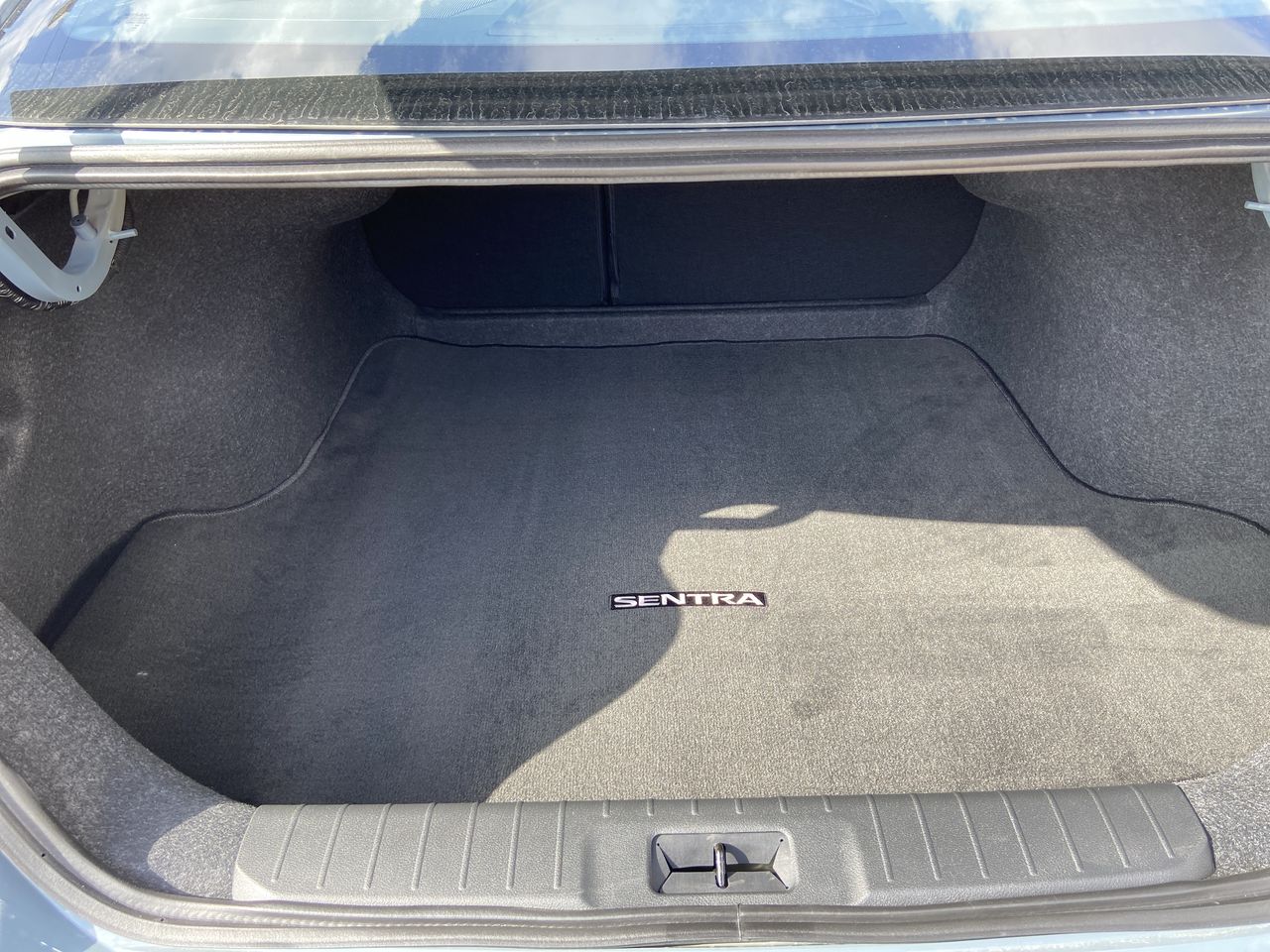 2025 Nissan Sentra SR - Photo 25