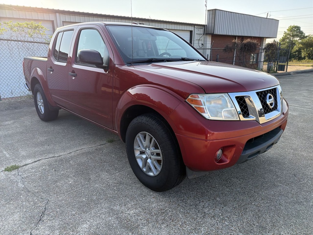 Used 2018 Nissan Frontier SV 4x2 Crew Cab 4.75 ft. box 125.9 in. WB