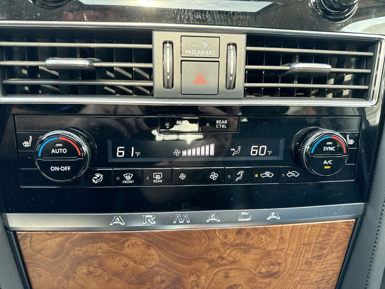 2023 Nissan Armada SL - Photo 19
