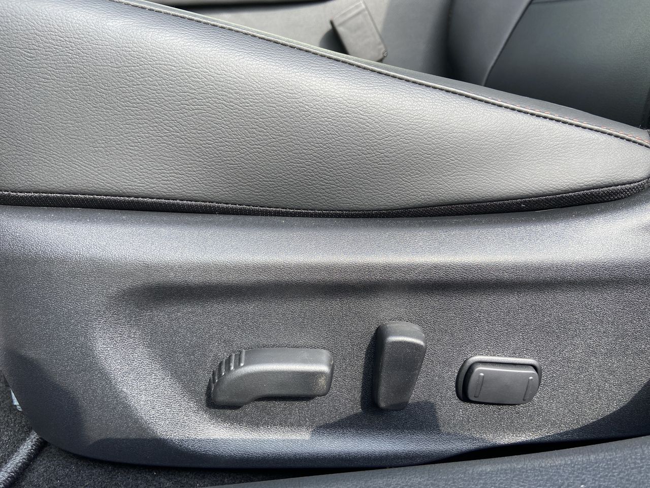 2025 Nissan Sentra SR - Photo 12
