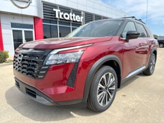 2026 Nissan Pathfinder Platinum SUV