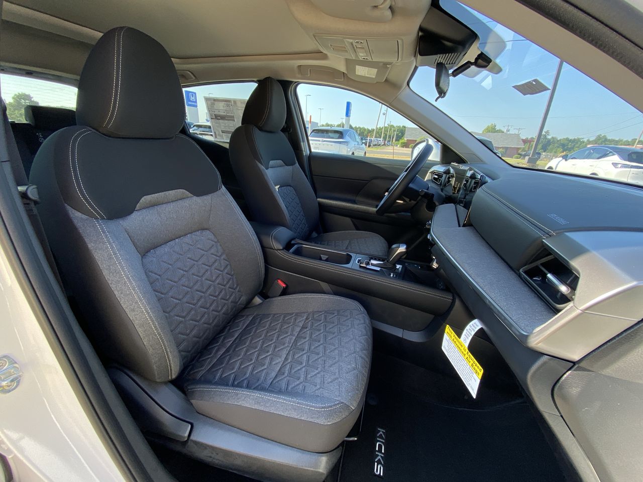 2025 Nissan Kicks SV AWD - Photo 25