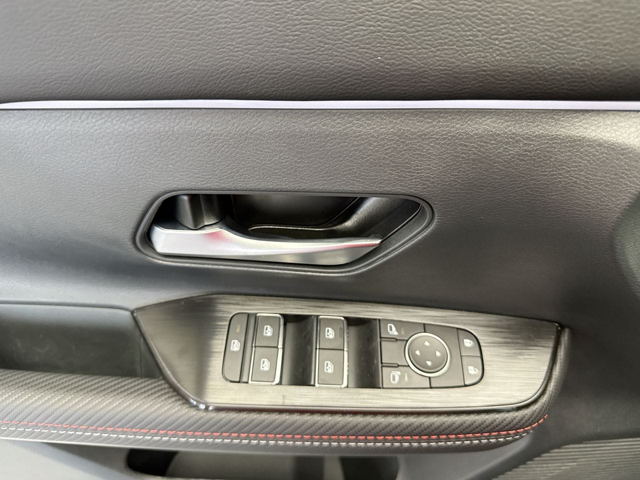 2026 Nissan KICKS SR - Photo 13