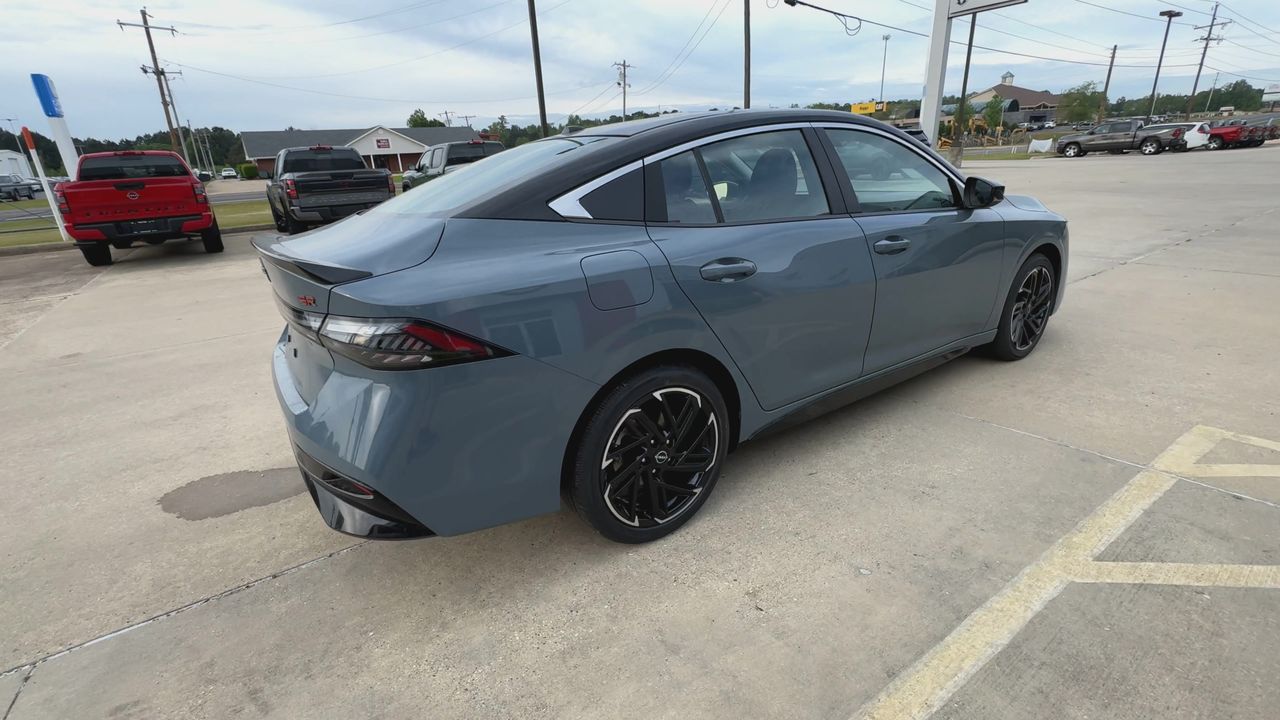 2026 Nissan Sentra SR - Photo 8