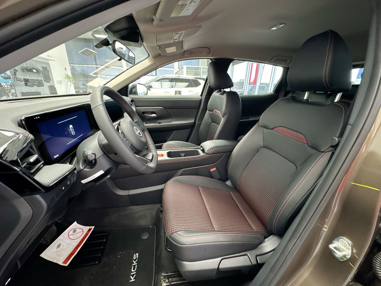 2026 Nissan KICKS SR - Photo 11