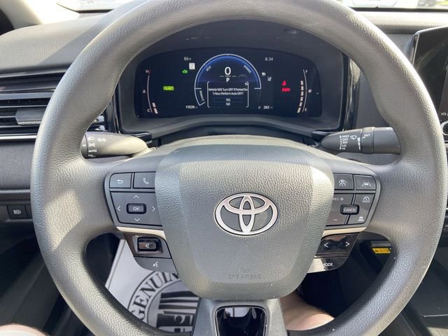 2025 Toyota Camry LE - Photo 14