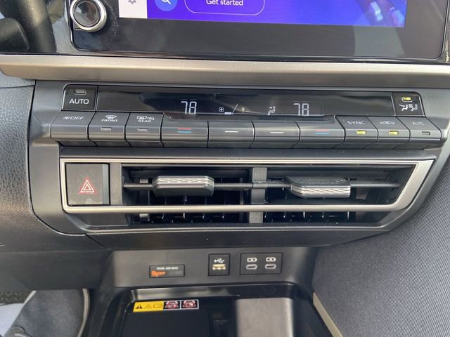 2025 Toyota Camry LE - Photo 19