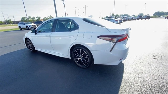 Used 2022 Toyota Camry SE with VIN 4T1G11AKXNU671611 for sale in Pine Bluff, AR