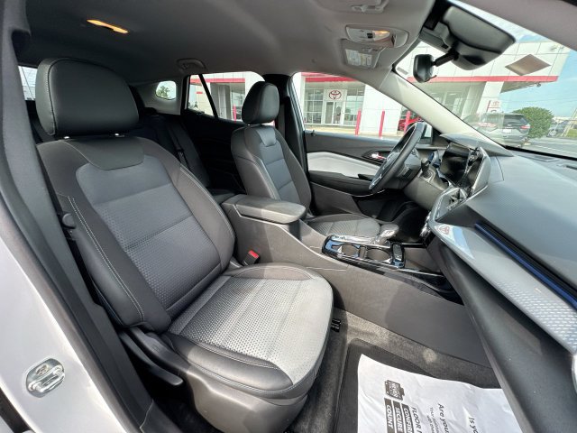 2025 Chevrolet Trax LT - Photo 24