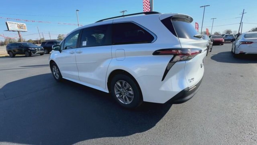 New 2026 Toyota Sienna XLE Van Passenger Van