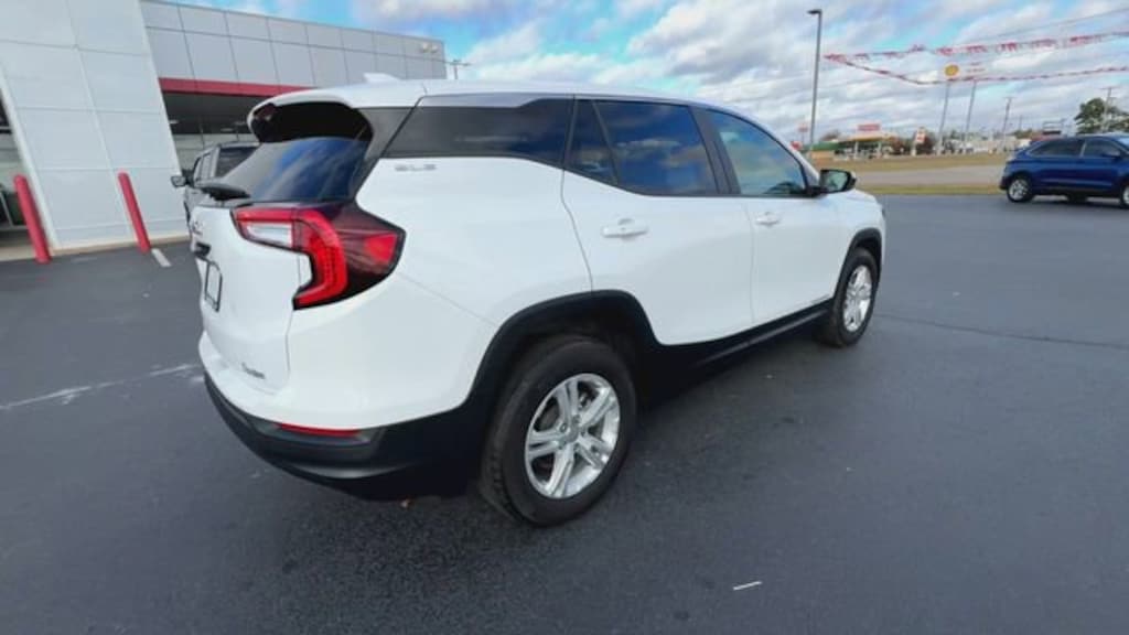 Used 2024 GMC Terrain SLE SUV