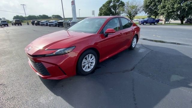 2025 Toyota Camry LE - Photo 8