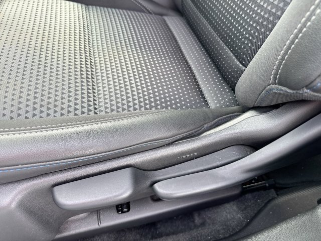 2025 Chevrolet Trax LT - Photo 12