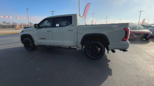 2026 Toyota Tundra Limited - Photo 9