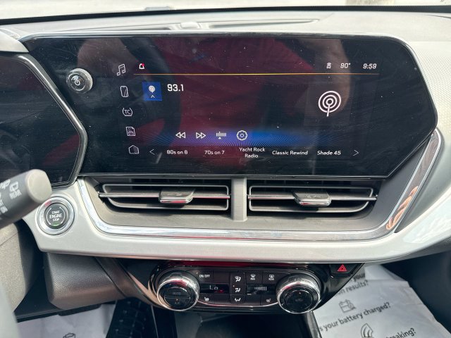 2025 Chevrolet Trax LT - Photo 16