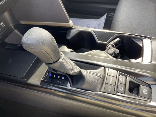 2025 Toyota Camry LE - Photo 20