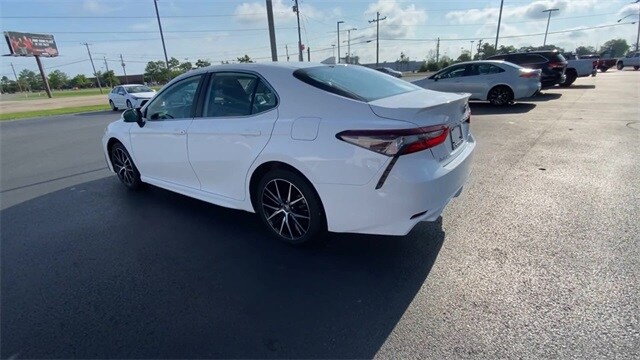 Used 2022 Toyota Camry SE with VIN 4T1G11AK3NU709034 for sale in Pine Bluff, AR