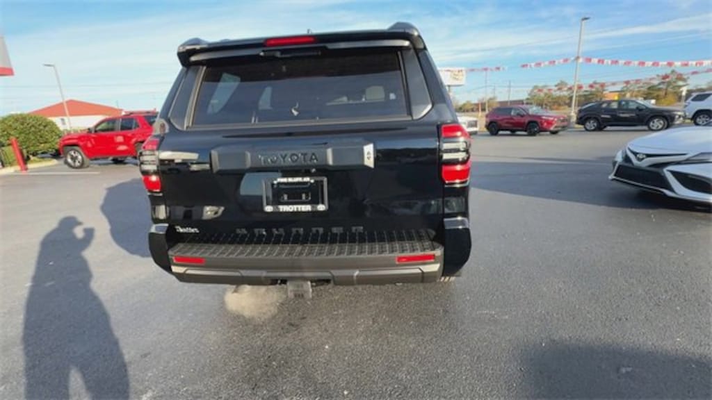 New 2025 Toyota 4Runner SR5 SUV