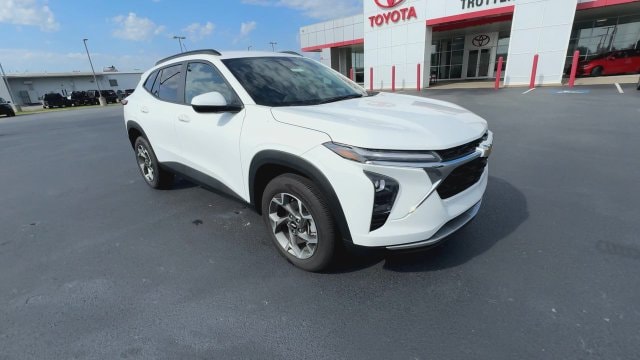 2025 Chevrolet Trax LT - Photo 6