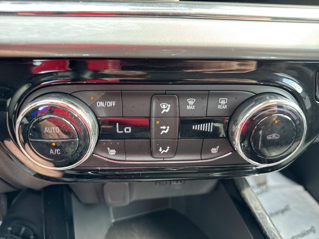 2025 Chevrolet Trax LT - Photo 18