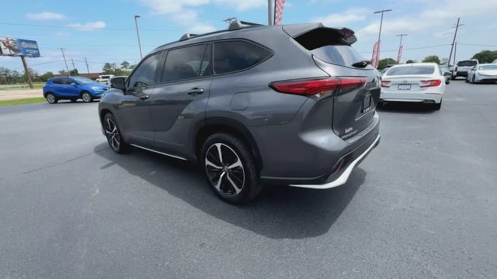 Used 2022 Toyota Highlander XSE SUV