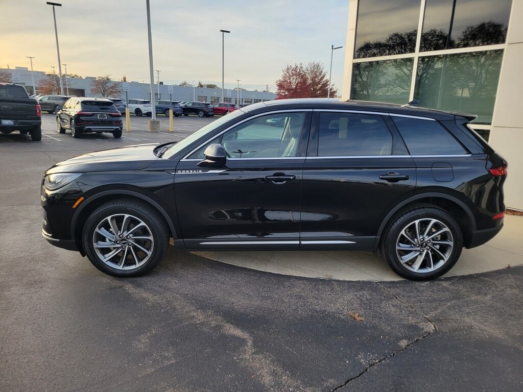 2024 Lincoln Corsair Premiere photo 2
