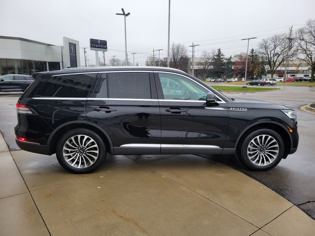 2023 Lincoln Aviator Reserve photo 2
