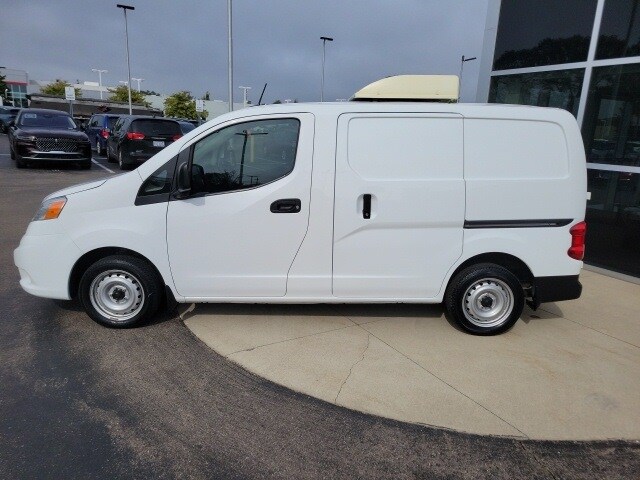 2020 Nissan NV200 S photo 2