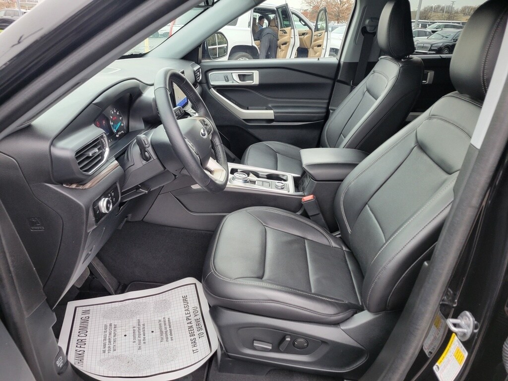 2023 Ford Explorer Limited photo 4