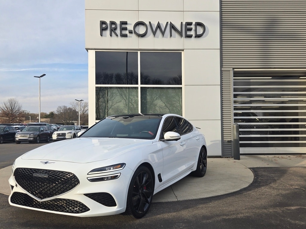 2022 GENESIS G70 Standard's photo