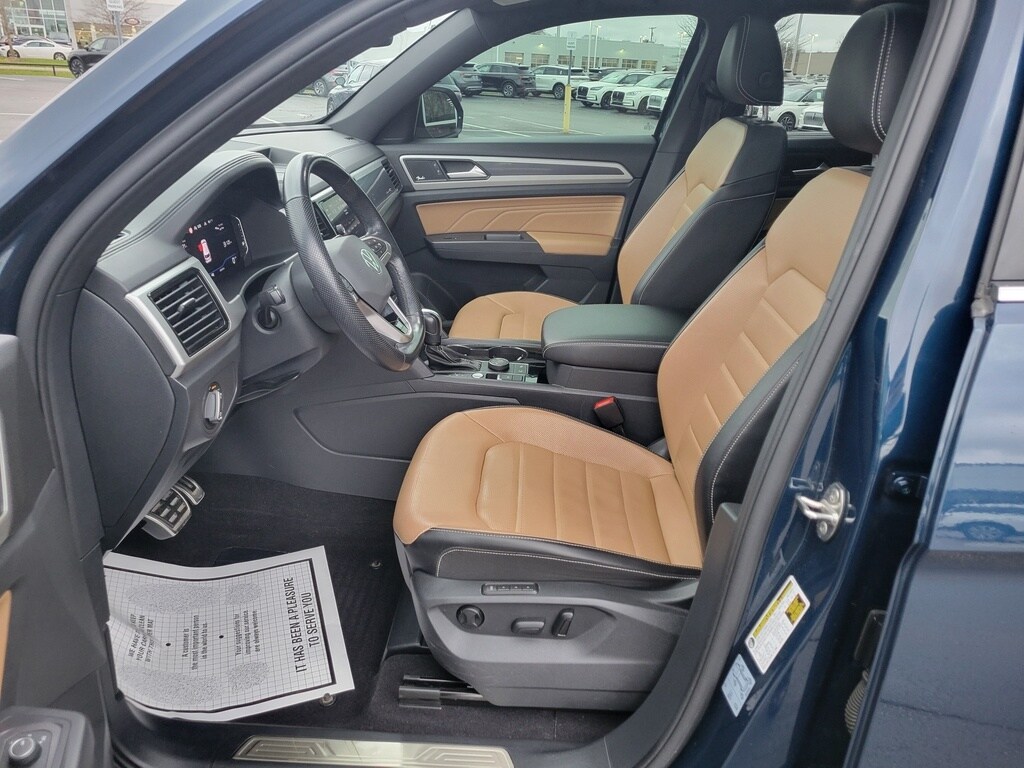 2021 Volkswagen Atlas Cross Sport V6 SEL Premium R-Line photo 3