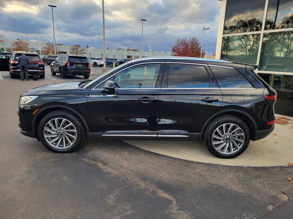 2024 Lincoln Corsair Reserve photo 2