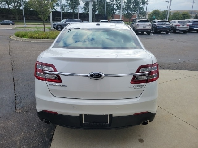 2013 Ford Taurus Limited 11