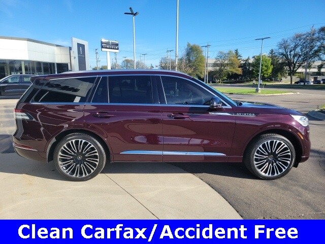 2023 Lincoln Aviator Black Label photo 2
