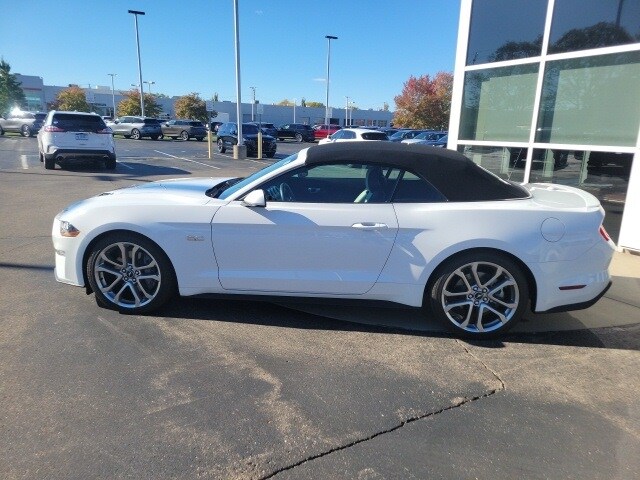 2021 Ford Mustang GT Premium Convertible photo 3