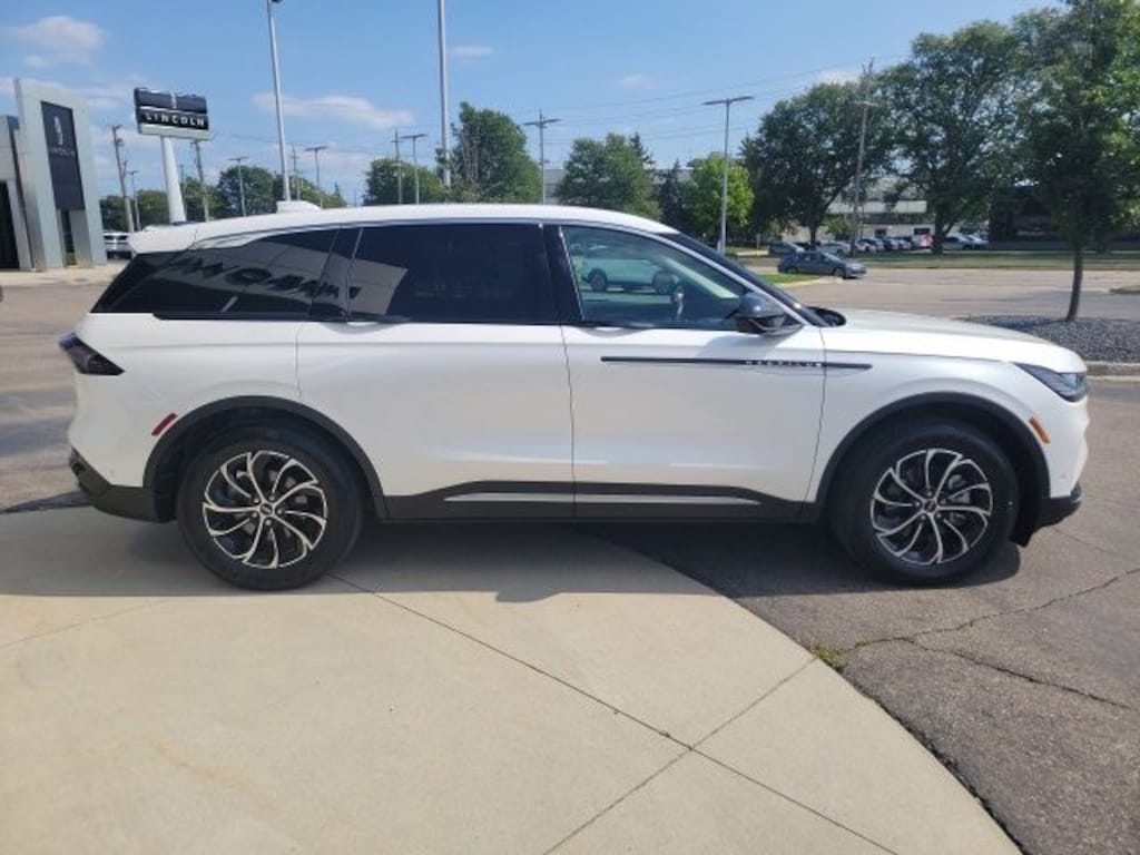 Certified 2024 Lincoln Nautilus Premiere SUV