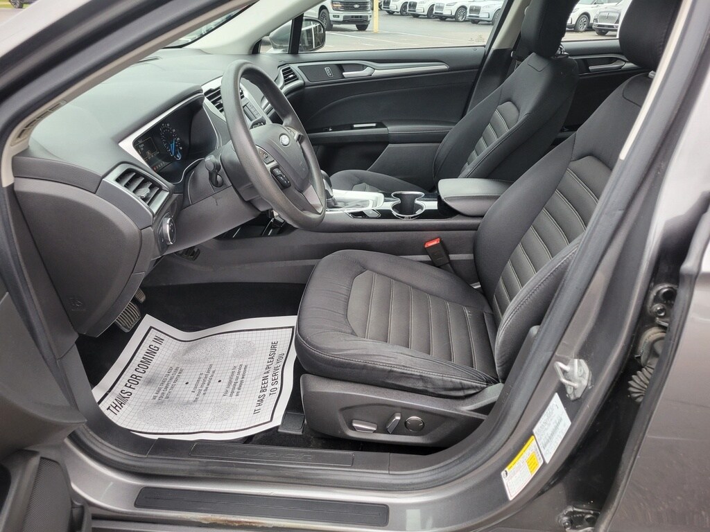 2014 Ford Fusion SE photo 4