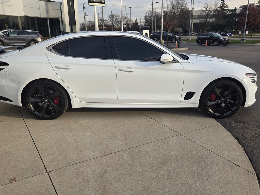 2022 Genesis G70 Advanced 3.3T Sport Prestige photo 2