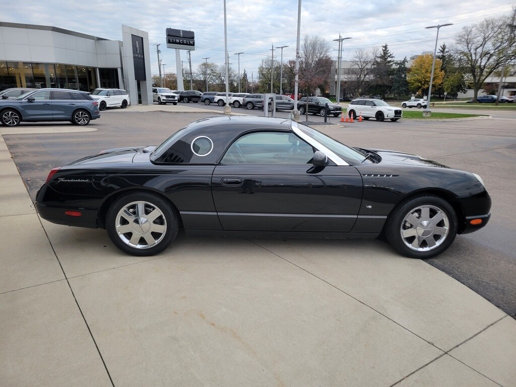 2003 Ford Thunderbird Deluxe photo 2