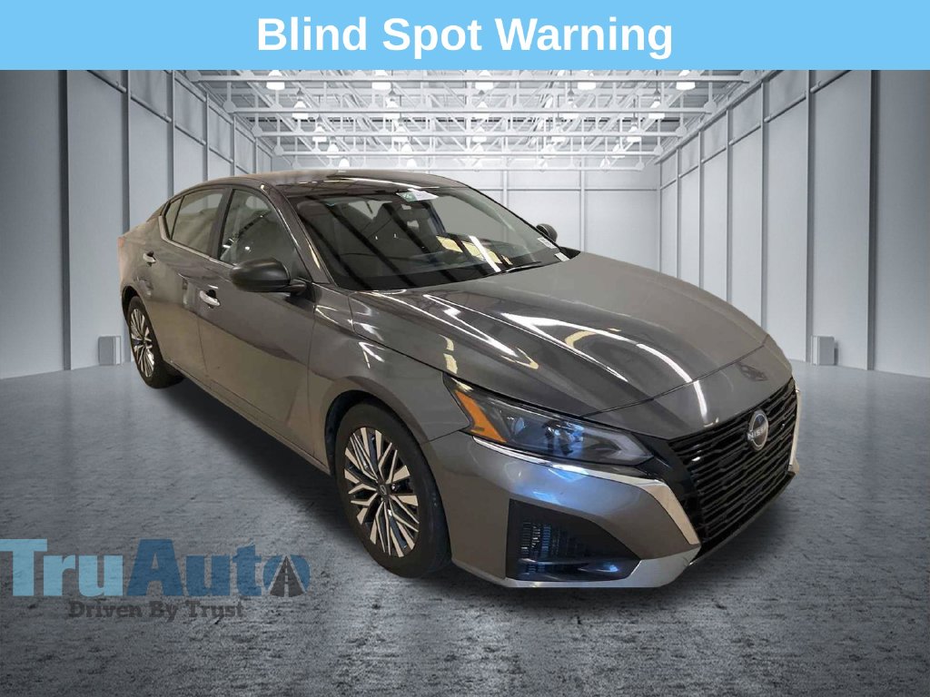 Used 2025 Nissan Altima SV Sedan