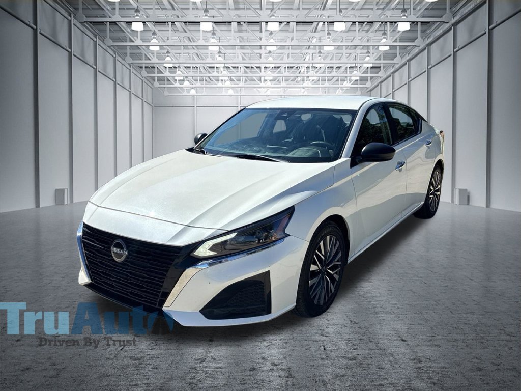 Used 2025 Nissan Altima 2.5 SV Sedan