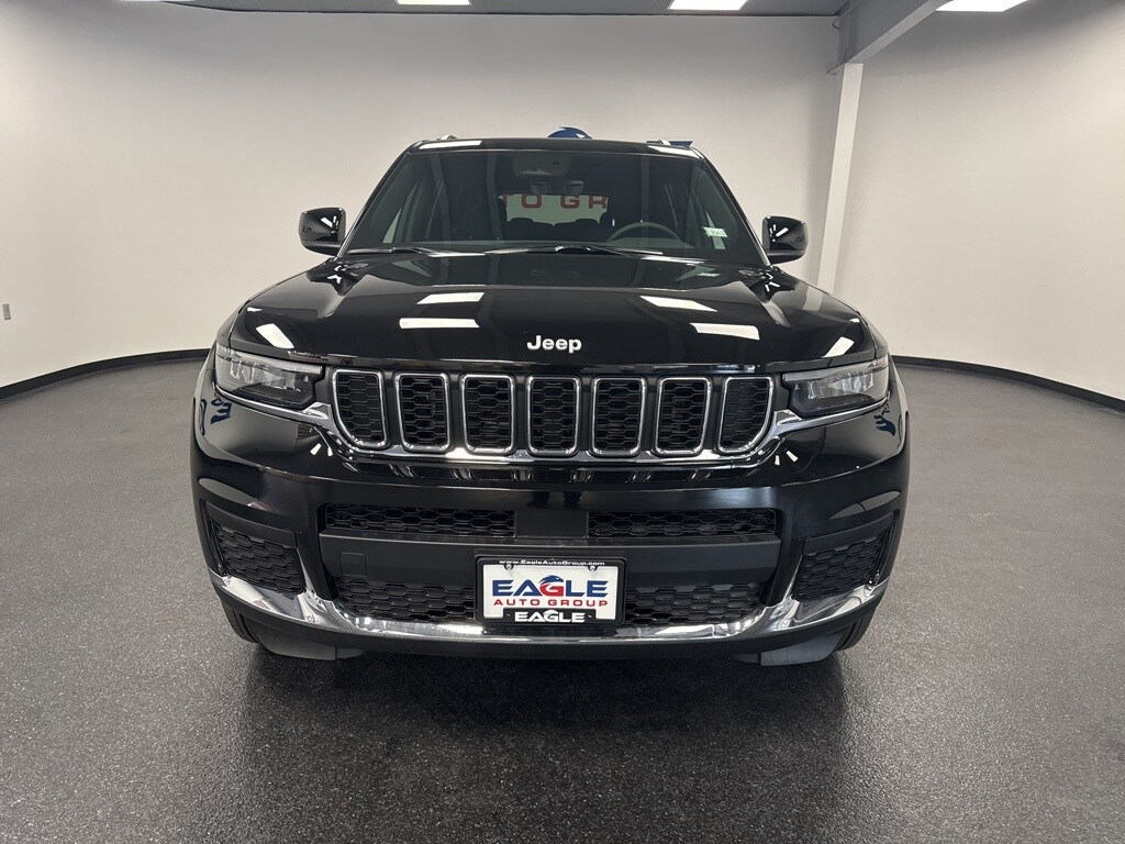 2025 Jeep Grand Cherokee Laredo photo 3