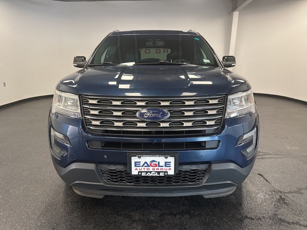 2016 Ford Explorer XLT photo 3