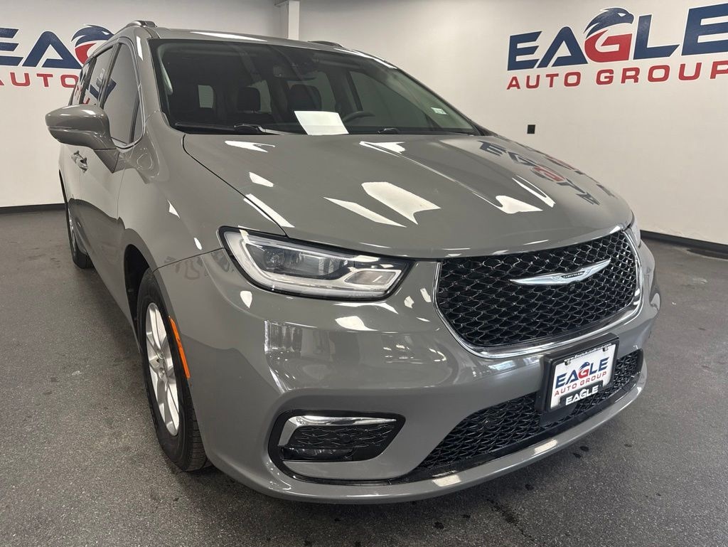 Used 2022 Chrysler Pacifica Touring L Minivan/Van