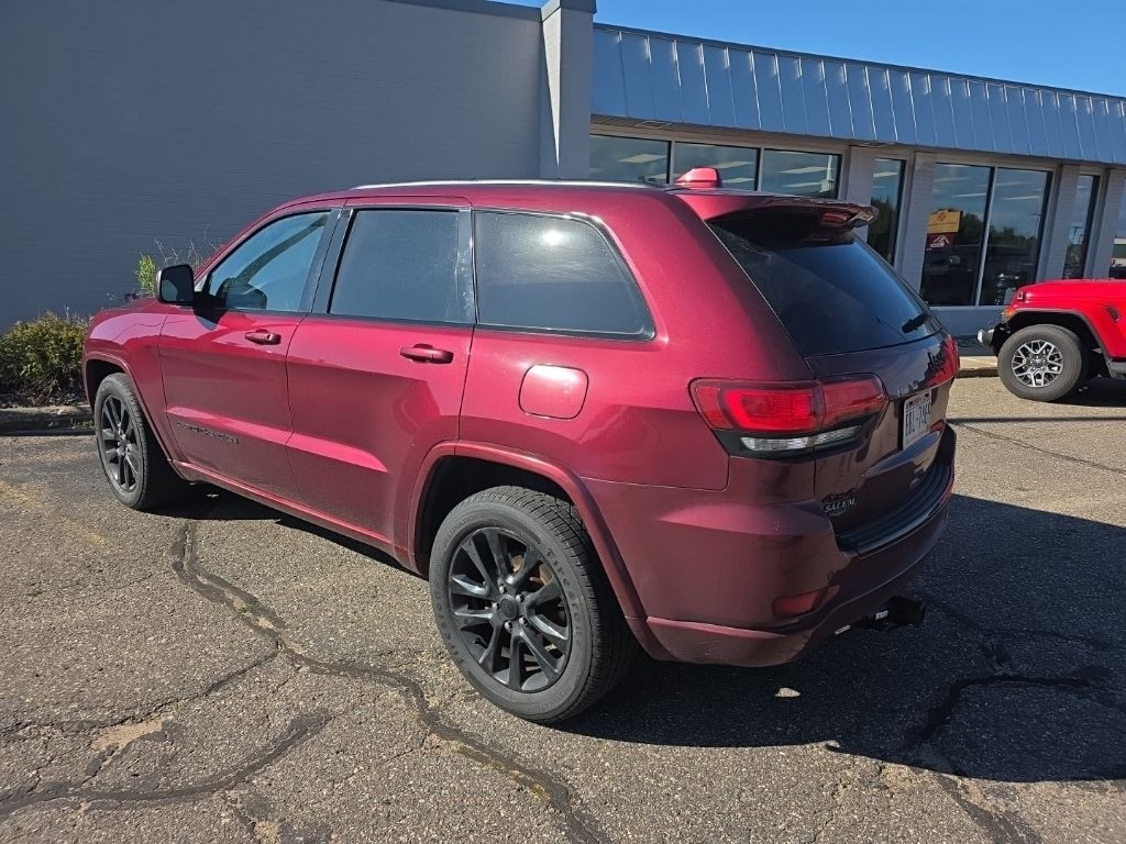 Used 2017 Jeep Grand Cherokee Altitude SUV
